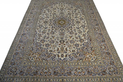 Surface texture of 2000s Kashan rug with natural Wool and intricate pattern