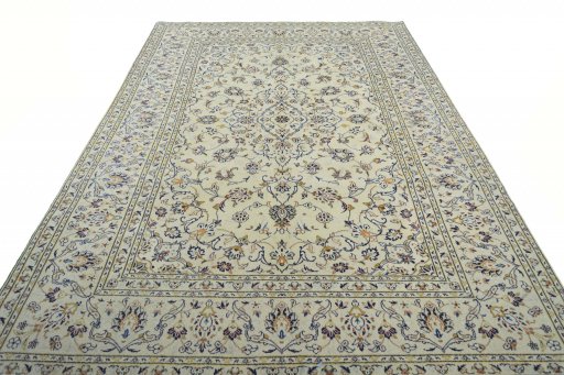Surface texture of New Kashan rug with natural Wool and intricate pattern