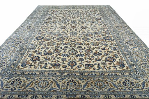 Surface texture of 2000s Kashan rug with natural Wool and intricate pattern