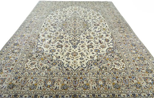 Surface texture of 2000s Kashan rug with natural Wool and intricate pattern