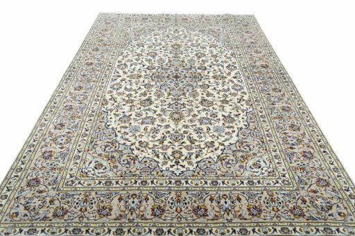 Surface texture of 2000s Kashan rug with natural Wool and intricate pattern