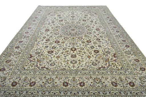 Surface texture of 2000s Kashan rug with natural Wool and intricate pattern