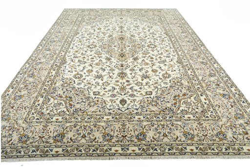 Surface texture of 2000s Kashan rug with natural Wool and intricate pattern
