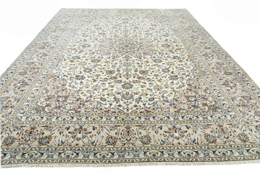 Surface texture of 2000s Kashan rug with natural Wool and intricate pattern