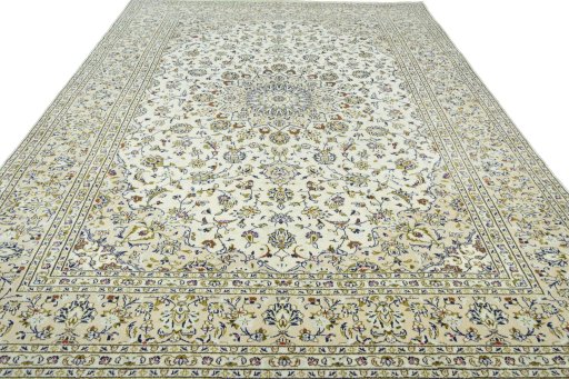 Surface texture of New Kashan rug with natural Wool and intricate pattern