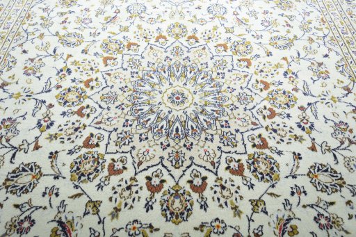 Central medallion detail of New Kashan rug from Iran / Persia