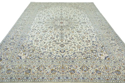 Surface texture of 2000s Kashan rug with natural Wool and intricate pattern