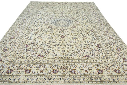 Surface texture of 2000s Kashan rug with natural Wool and intricate pattern