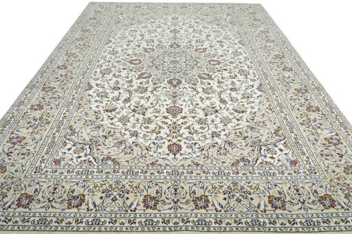 Surface texture of 2000s Kashan rug with natural Wool and intricate pattern