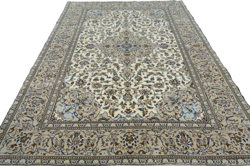 Surface texture of 2000s Kashan rug with natural Wool and intricate pattern