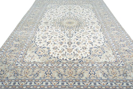 Surface texture of New Kashan rug with natural Wool and intricate pattern