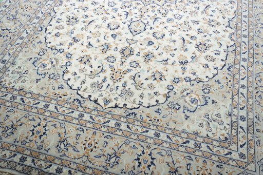 Close-up detail of New Kashan rug from Iran / Persia showing Wool weave