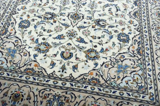 Close-up detail of New Kashan rug from Iran / Persia showing Wool weave