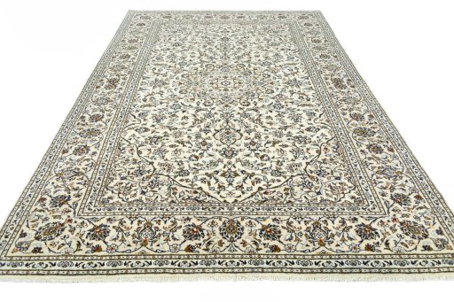 Surface texture of 2000s Kashan rug with natural Wool and intricate pattern
