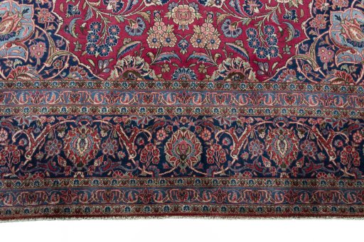 Full view of 1930s Kashan rug from Iran / Persia, 370 × 268 cm in Red tones