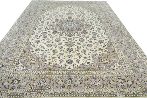 Surface texture of 2000s Kashan rug with natural Wool and intricate pattern