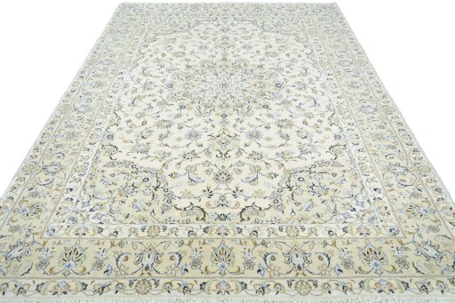 Surface texture of New Kashan rug with natural Wool and intricate pattern
