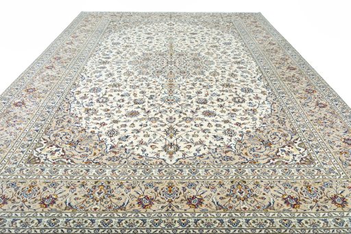 Surface texture of 2000s Kashan rug with natural Wool and intricate pattern