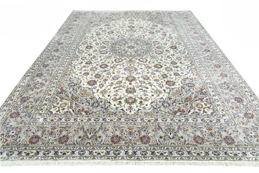 Surface texture of 2000s Kashan rug with natural Wool and intricate pattern