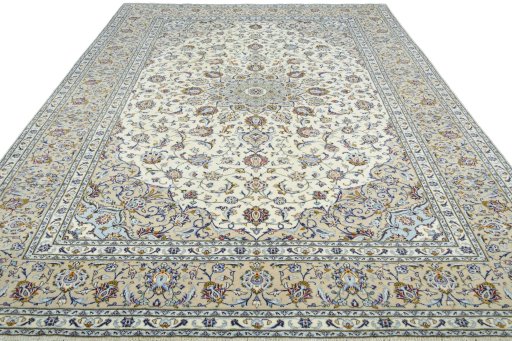 Surface texture of 2000s Kashan rug with natural Wool and intricate pattern