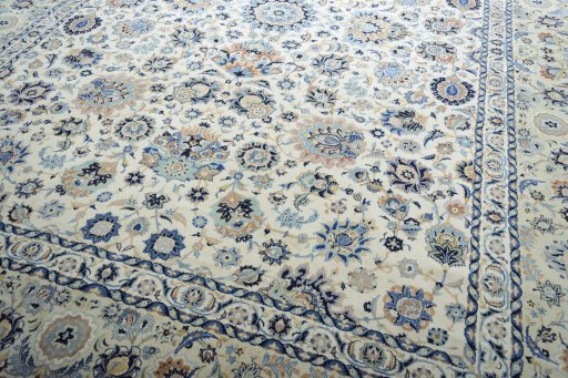 Close-up detail of 1950s Kashan rug from Iran / Persia showing Wool weave