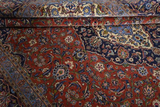 Close-up detail of New Kashan rug from Iran / Persia showing Cork weave