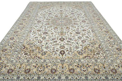 Surface texture of 2000s Kashan rug with natural Wool and intricate pattern