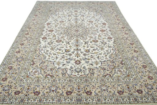 Surface texture of New Kashan rug with natural Wool and intricate pattern