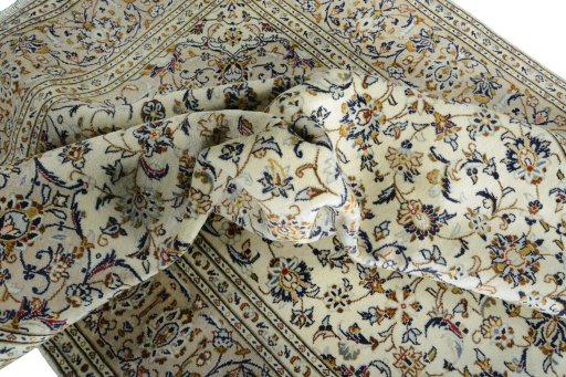 Surface texture of New Kashan rug with natural Wool and intricate pattern