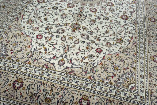 Close-up detail of New Kashan rug from Iran / Persia showing Wool weave