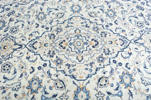 Central medallion detail of New Kashan rug from Iran / Persia