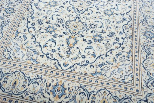 Close-up detail of New Kashan rug from Iran / Persia showing Wool weave