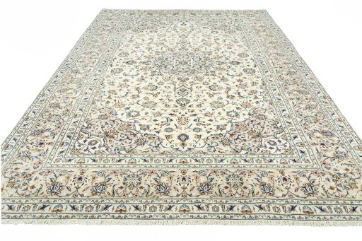 Surface texture of New Kashan rug with natural Wool and intricate pattern