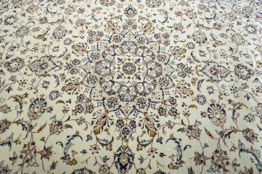 Central medallion detail of New Kashan rug from Iran / Persia
