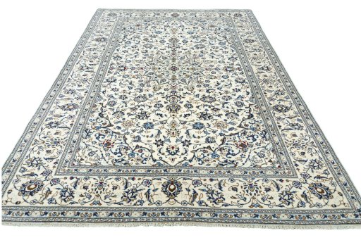 Surface texture of New Kashan rug with natural Wool and intricate pattern
