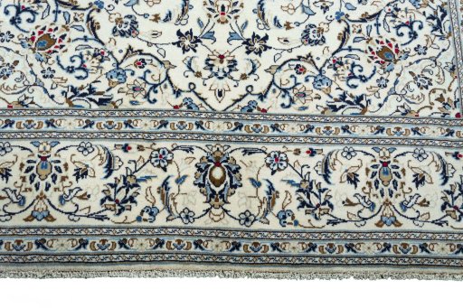 Full view of New Kashan rug from Iran / Persia, 296 × 199 cm in Beige tones