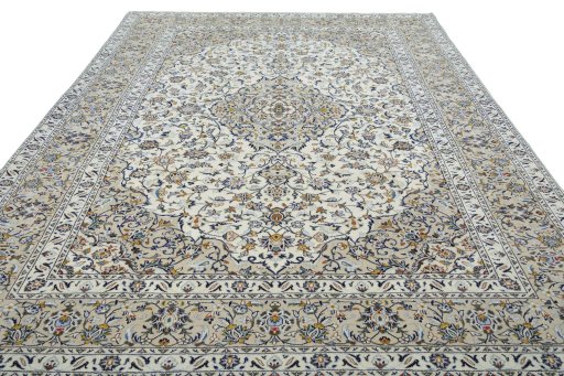 Surface texture of New Kashan rug with natural Wool and intricate pattern