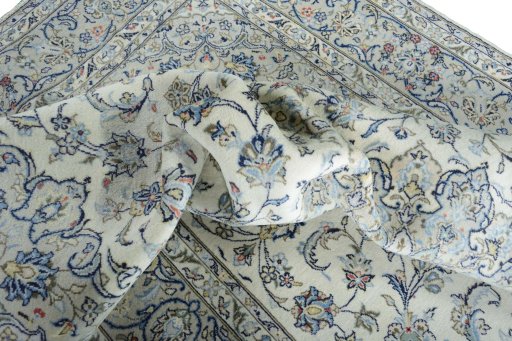 Surface texture of New Kashan rug with natural Wool and intricate pattern