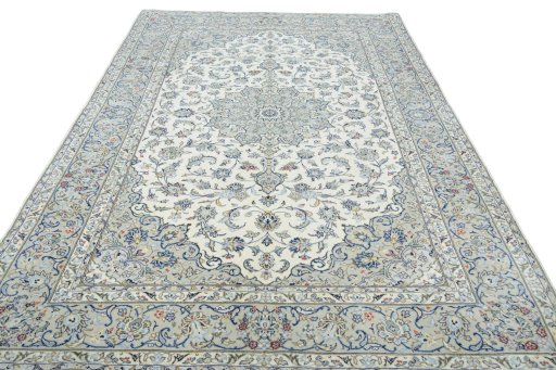 Surface texture of New Kashan rug with natural Wool and intricate pattern