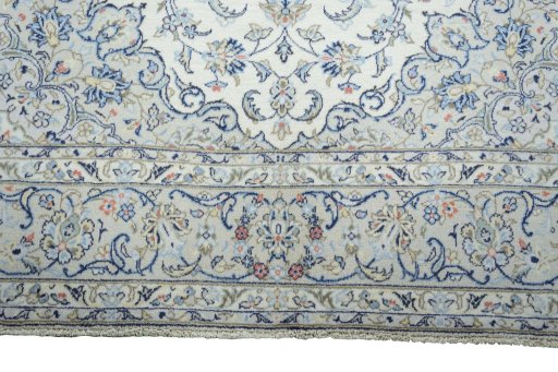 Full view of New Kashan rug from Iran / Persia, 303 × 197 cm in Beige tones