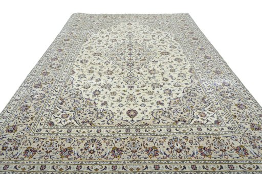 Surface texture of New Kashan rug with natural Wool and intricate pattern