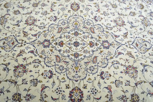 Central medallion detail of New Kashan rug from Iran / Persia