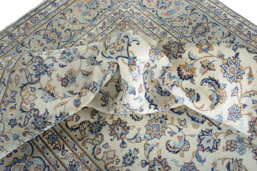 Surface texture of New Kashan rug with natural Wool and intricate pattern