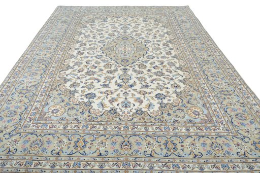 Surface texture of New Kashan rug with natural Wool and intricate pattern