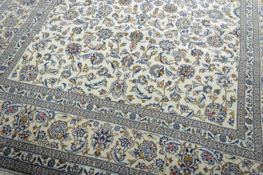 Close-up detail of New Kashan rug from Iran / Persia showing Wool weave