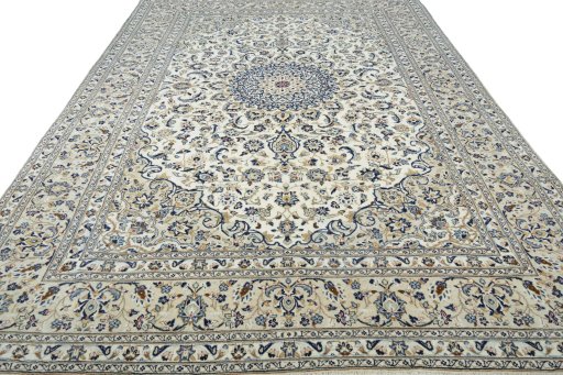 Surface texture of New Kashan rug with natural Wool and intricate pattern