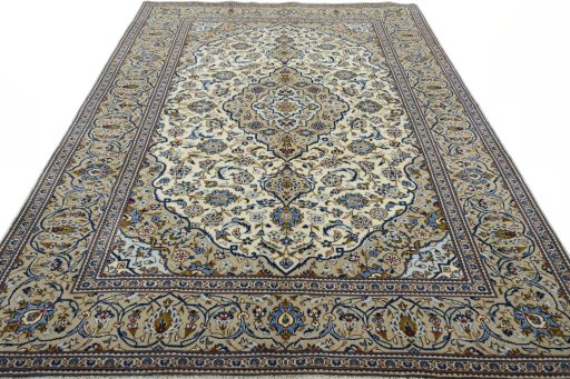 Surface texture of New Kashan rug with natural Wool and intricate pattern