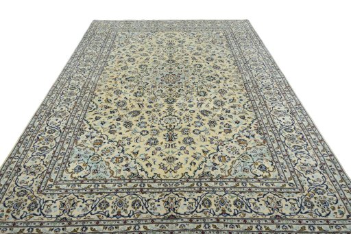 Surface texture of New Kashan rug with natural Wool and intricate pattern