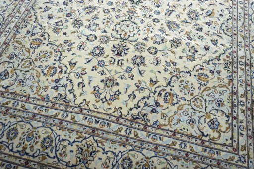 Close-up detail of New Kashan rug from Iran / Persia showing Wool weave