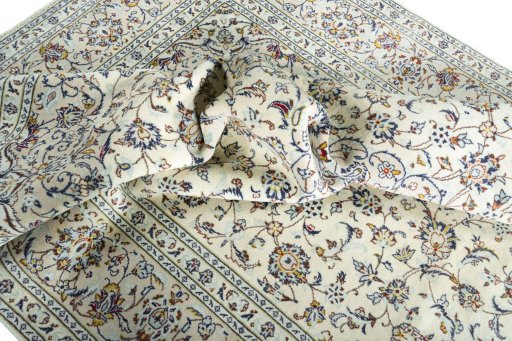 Surface texture of New Kashan rug with natural Wool and intricate pattern